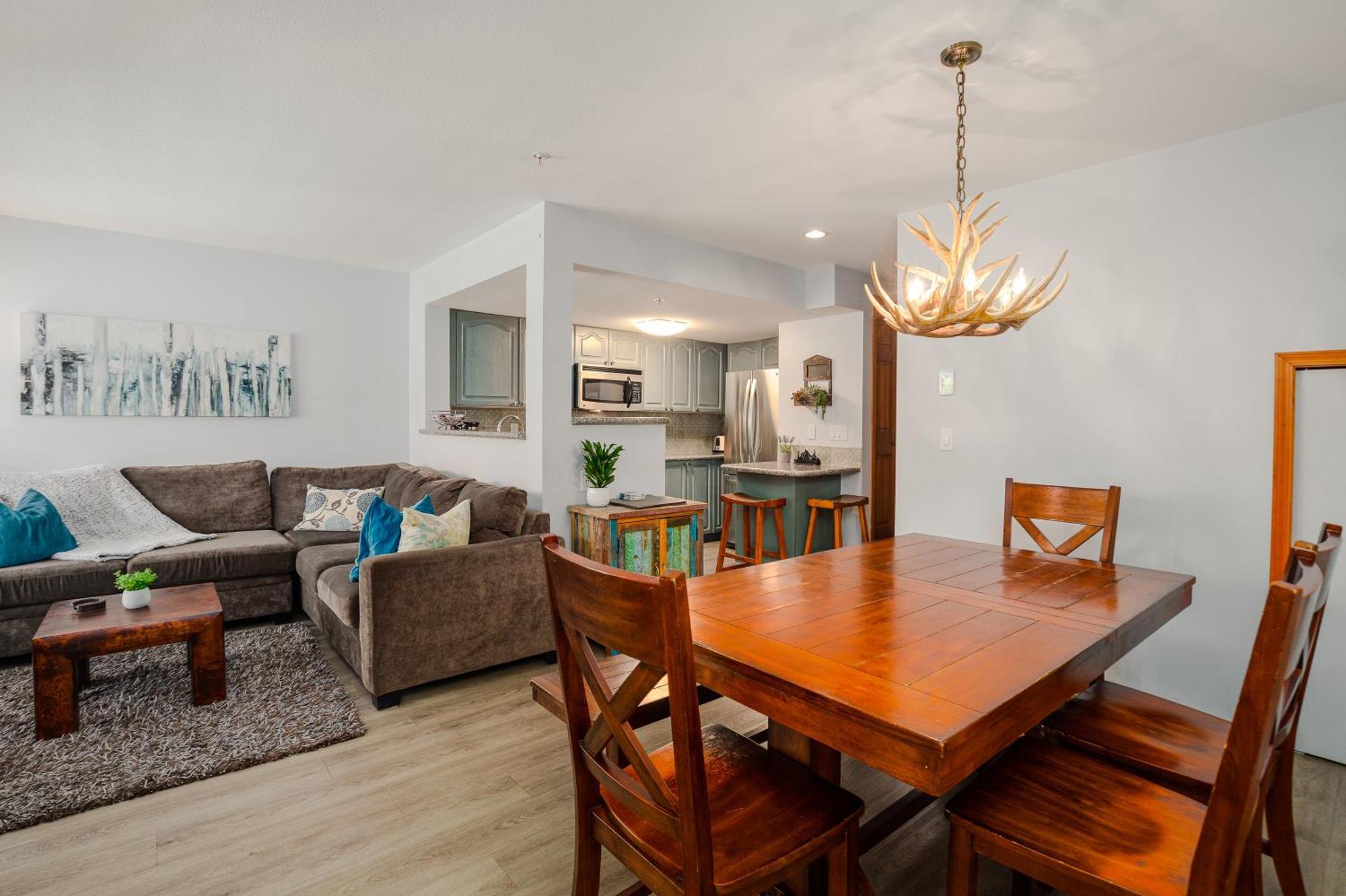 3br Sunpath - Spacious Village Townhome Holiday home